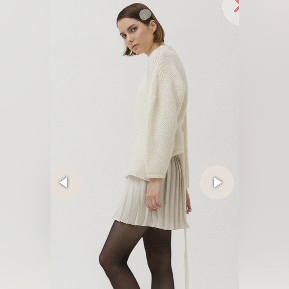 Soft Apron sweater - Picture 3 of 15